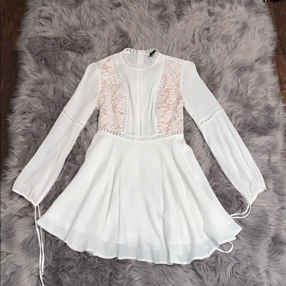 Polyester matron style shift dress w/ lace detail